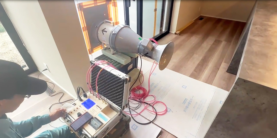 機密性能実証実験中の写真
